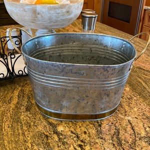 Galvanized decorative tub